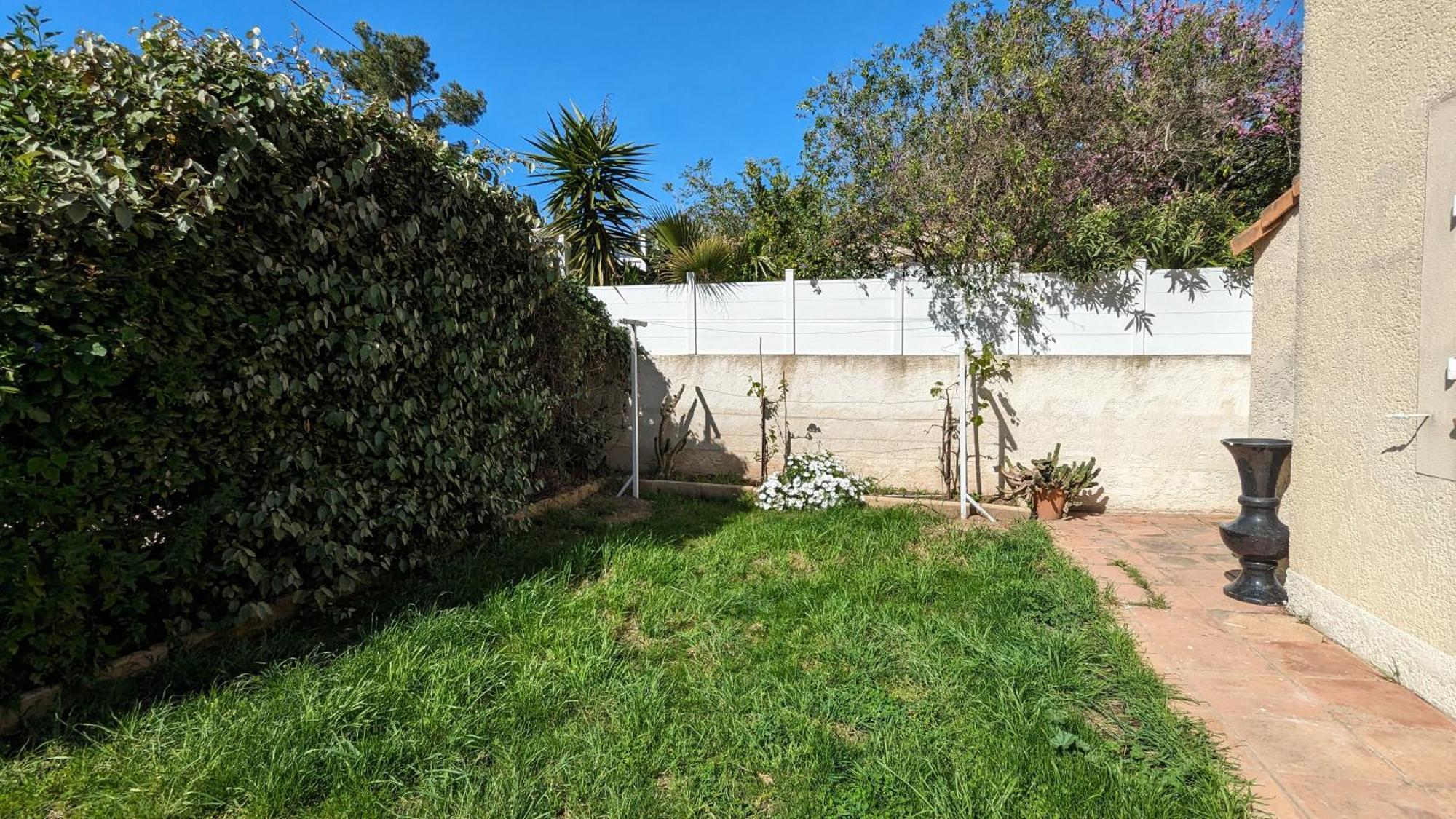 Maisonnette Kalis Calme Avec Climatisation Parking Jardin Cadre Campagne Plages A Pieds Bandol Eksteriør bilde