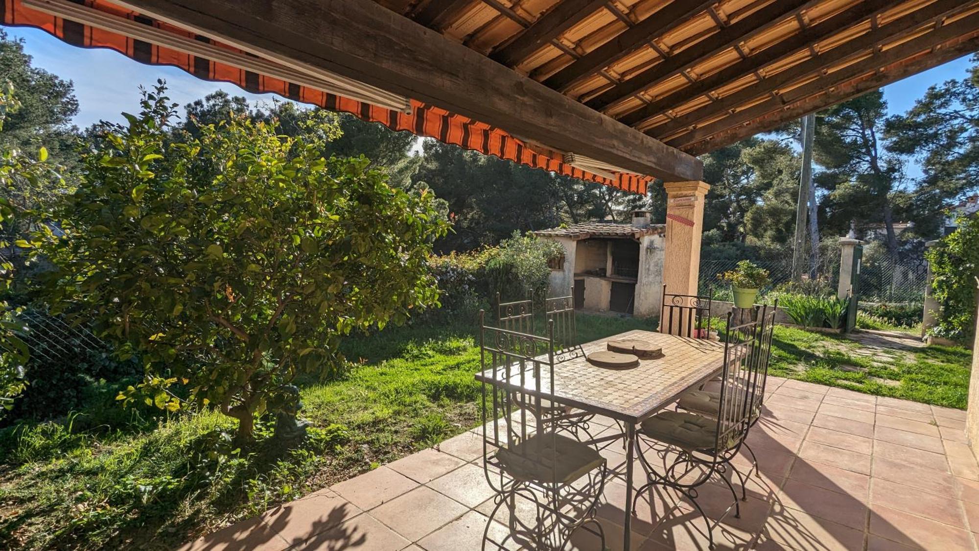 Maisonnette Kalis Calme Avec Climatisation Parking Jardin Cadre Campagne Plages A Pieds Bandol Eksteriør bilde